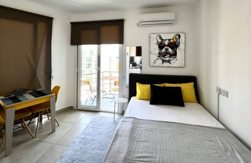 Kyrenia Apartment | Centrally Located Flat w Sea-View Balcony