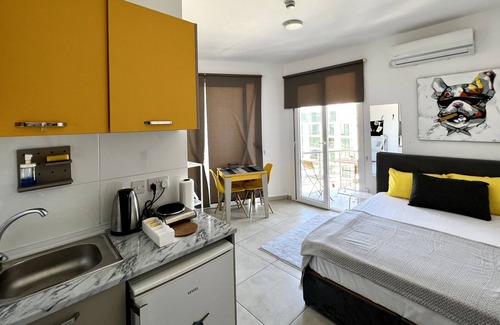 Kyrenia Apartment | Centrally Located Flat w Sea-View Balcony