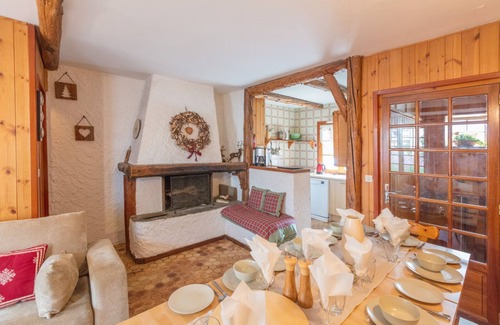 Montgenevre House | Perfectly Located 4-Bedroom Townhouse for 12 Guests