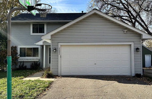 Richfield House | Prime Location in Richfield: Minutes from MOA and Dining