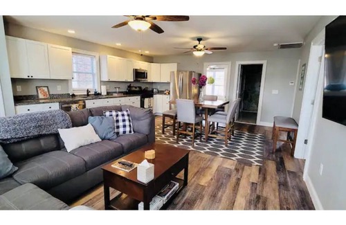 Newburgh Apartment | Centrally Located in the Heart ❤ of Newburgh