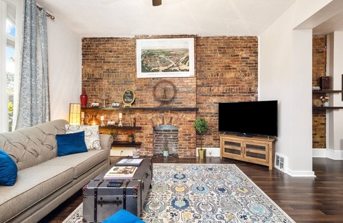 Tower Grove East House | Prime Location in Tower Grove East with Family-Friendly Amenities