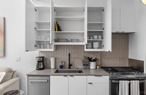 Lower Queen Anne House | Modern Seattle Townhome with Spectacular Space Needle Views