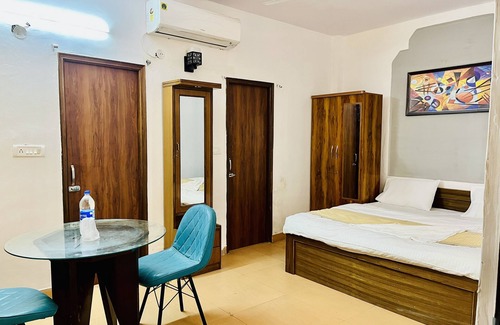 New Delhi Bed & Breakfast | Conveniently Located Hotel in South Delhi with Breakfast