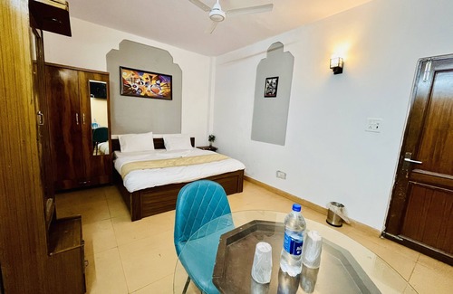 New Delhi Bed & Breakfast | Conveniently Located Hotel in South Delhi with Breakfast