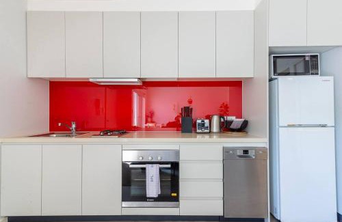 Pyrmont Apartment | Convenient Pyrmont Paradise with Family-Friendly Patio