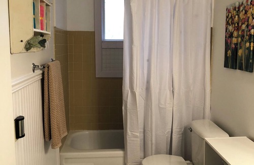 Wheatland Apartment | Centrally located, quiet, beachy vibe, 2-bedroom apartment with WiFi
