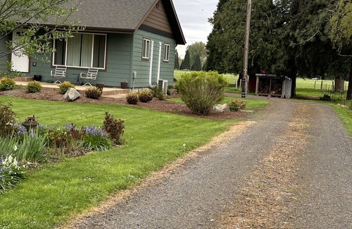 West Stayton House | Quiet Country Home - Centrally Located & Family-Friendly Stay