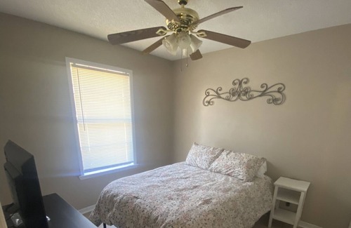 Crestview House | Ideal Location: Family-Friendly 3 Bedroom Near Beaches