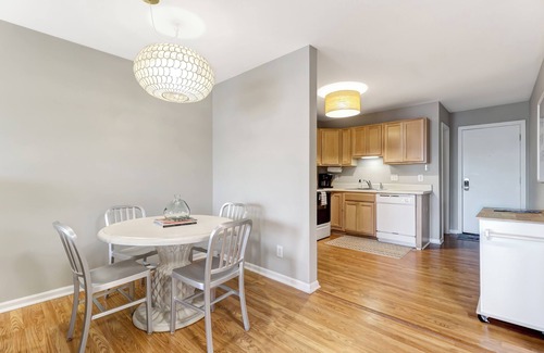 Isle of Palms Condo | Cozy Condo with Pool Access and Beach Proximity - 204A Oceanside