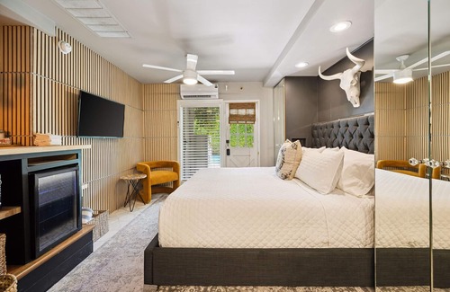 Tahquitz River Estates Hotel | Centrally Located - Desert Zen