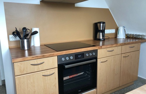 Neumuenster Apartment | Ideally Located Family Apartment in Nms with a Kitchen