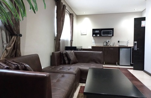 Greater Johannesburg Metropolitan Area Hotel | Historic Charm in the Heart of a Vibrant Suburb