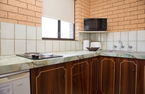 Wagga Wagga Hotel | Top-Rated Centralpoint Motel with Breakfast & Family Amenities