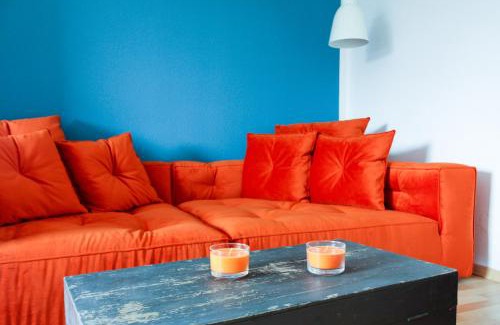 Karlsruhe City Centre Apartment | Elegant Central Station Retreat with Netflix & Family-Friendly Perks