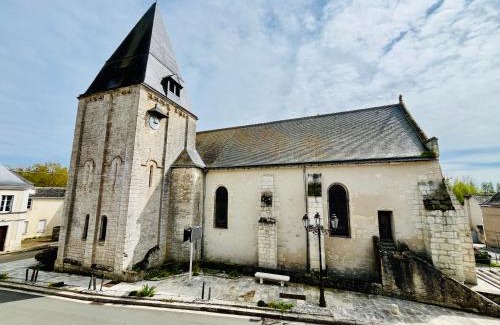 Limeray Apartment | Relaxing Stay with Church Views in Centre-Bourg