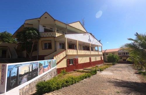 Antsiranana Bed & Breakfast | Budget-Friendly Centre Lucien Botovasoa with Breakfast & Kitchen