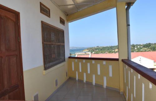 Antsiranana Bed & Breakfast | Budget-Friendly Centre Lucien Botovasoa with Breakfast & Kitchen