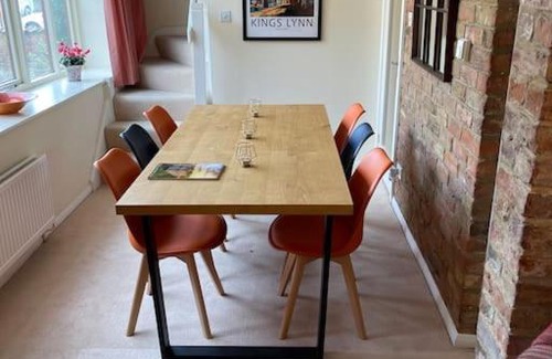 King's Lynn House | Ideal Family Retreat: 3 Bedroom House in City Center