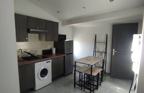 Carces Apartment | Bright and Cozy 2-Room Apartment in Centre Village Provence