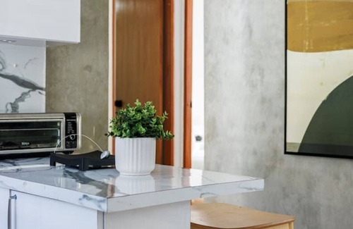 Eleanor Roosevelt House | Centric Boho Haven in Hato Rey | Unit 2