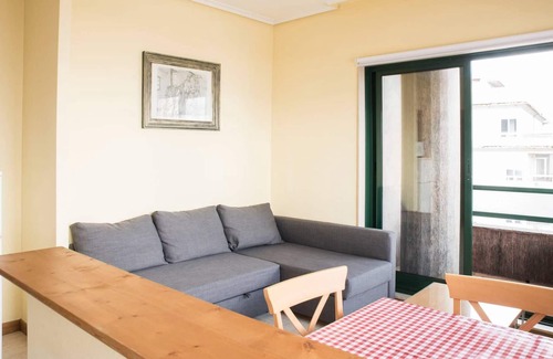 Vigo Apartment | Prime Location Flat Near Beach with Family-Friendly Amenities