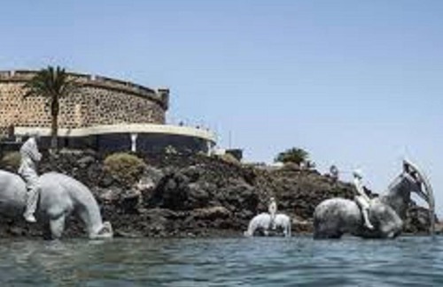 Arrecife Condo | Pet-Friendly Centro Apartment in Arrecife with Great Amenities
