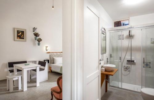 Lake Bracciano Apartment | Pet-Friendly Centro e Spiaggia Ardesia with Kitchen Access