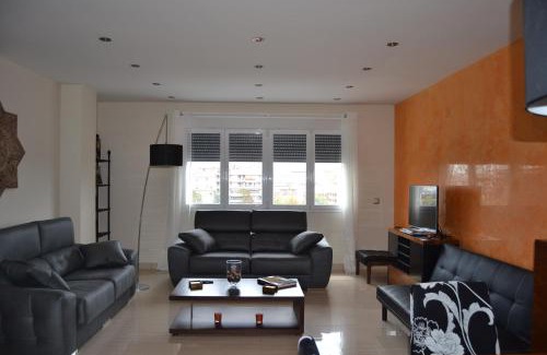 Distrito Noroeste Apartment | Luxury Penthouse in Central Avenida Libertad with Parking