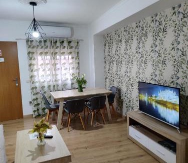Manzanares Apartment | Historic Centro: Family-Friendly Accommodations Await