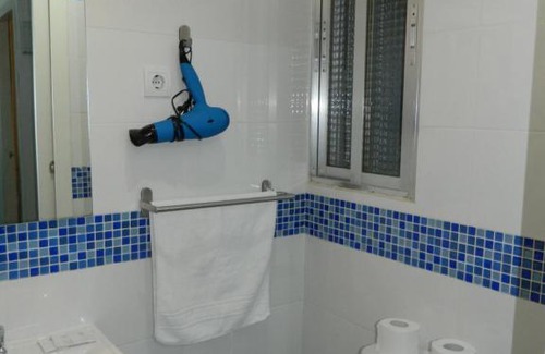 Moscardo Apartment | Family-Friendly Centro Madrid Rio - Monederos Awaits You