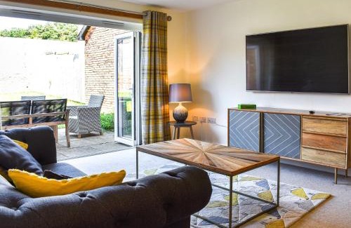 Penrith House | Family-Friendly Retreat at Centurion Rise Awaits You