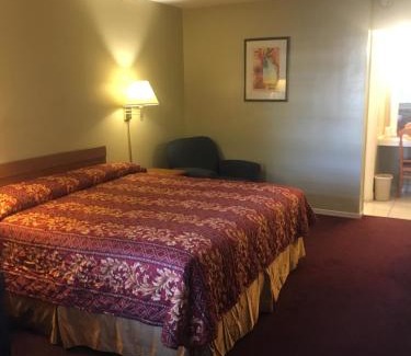 Inglewood Hotel | Welcoming Century Inn at LAX: Child-Friendly & Accessible