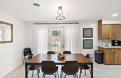 Redmond Terrace House | Century Oaks Trio - Easy walk to campus from from your Historic District getaway