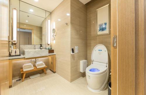 Huaiyin Hotel | Discover Century Runhua Hotel: 4-Star Comfort Awaits