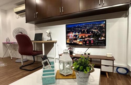 Sungai Dua Apartment | Ideal Family Retreat: CEOZ2 6Pax Duplex Suite Near Airport