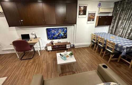Sungai Dua Apartment | Ideal Family Retreat: CEOZ2 6Pax Duplex Suite Near Airport
