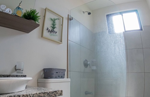 Ciudad Cariari Apartment | Cerca Aeropuerto-Lux Loft con Patio