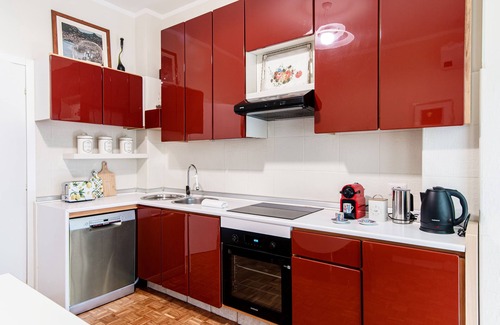 Cernobbio Apartment | Inviting Cernobbio Garden View with Kitchen & Breakfast
