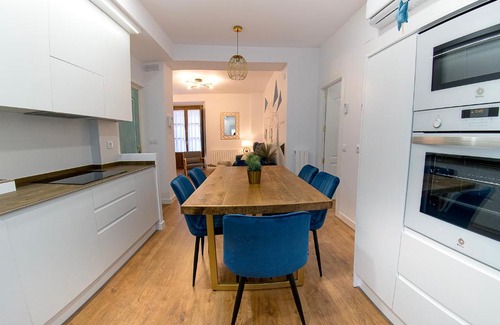 Toledo City Center Apartment | Elegant Cervantes 5 Collection - Bisagra Delux Awaits You
