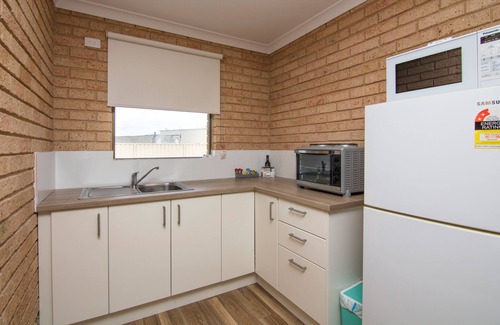 Cervantes Hotel | Relax at Cervantes Pinnacles Motel with Pool and Breakfast