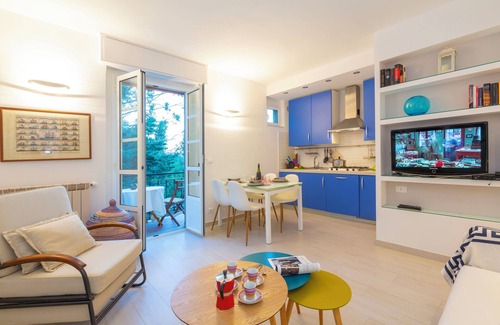 Capo Mimosa-Rollo Apartment | Discover Maremonti: Family-Friendly Stay Near Cervo Beach