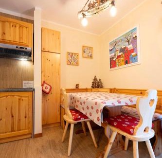 Alba Apartment | Exceptional Cesa Ariale: Child-Friendly Stay with Top Reviews