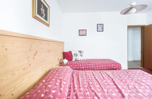 Canazei Apartment | Pet-Friendly Comfort at Cesa Raffaella - Vernel Apartment