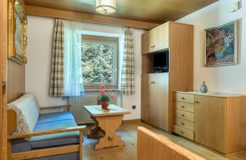 Canazei Apartment | Top-Rated Cesa Soramurat Appartamento 8: Pet Friendly Retreat