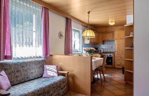 Canazei Apartment | Comfortable Cesa Soramurat Appartamento 9 for Families & Pets