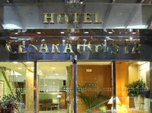 Delicias Hotel | Discover Cesaraugusta: Family-Friendly with Great Amenities