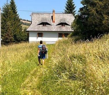 Huty House | Guest Rated 10/10: Cesta z mesta na Huty Awaits You
