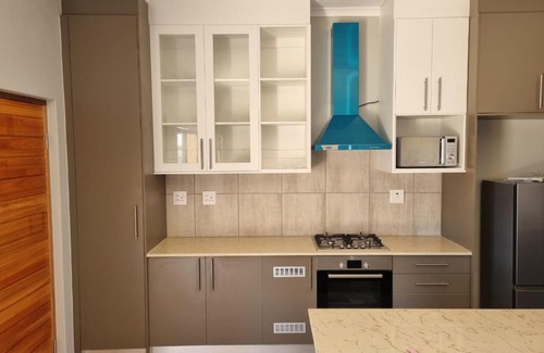 Kidd's Beach House | Inviting Cethon Beach Home: Pet & Child Friendly Retreat