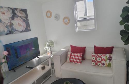 Kraaifontein House | Exceptional Cethone Guest House: Child-Friendly Retreat